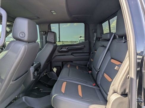 Used 2025 GMC Sierra 1500 AT4 w/ AT4 Premium Package AWD/4WD image 13