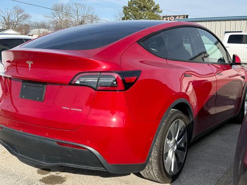 Used 2020 Tesla Model Y Long Range image 10