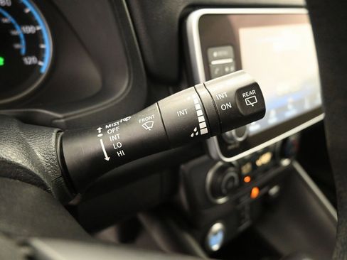 Used 2023 Nissan Leaf S image 17