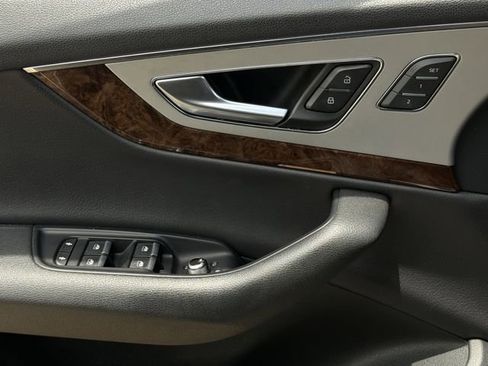 Used 2018 Audi Q7 2.0T Premium Plus w/ Premium Plus Package AWD/4WD image 24