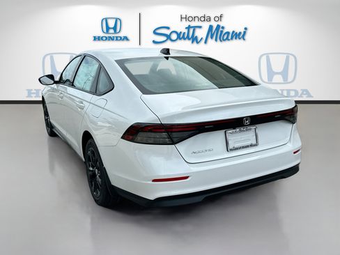 New 2025 Honda Accord SE image 4