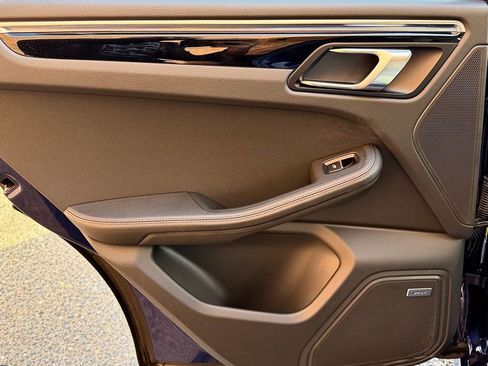 Certified 2024 Porsche Macan image 19