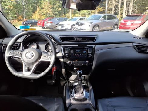 Used 2021 Nissan Rogue Sport S image 23