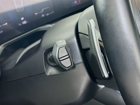 Used 2023 BMW 230i xDrive Coupe w/ Premium Package image 11