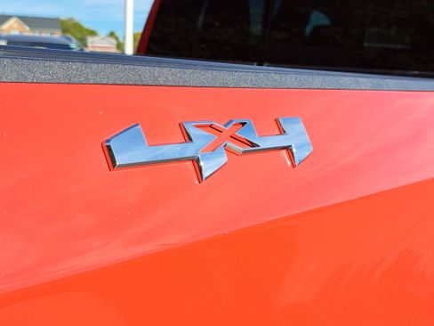 Used 2024 GMC Sierra 1500 SLE w/ Preferred Package image 6