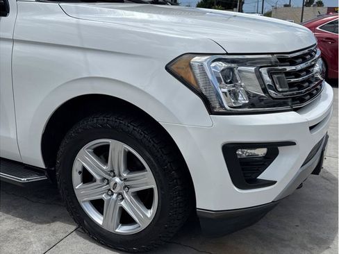 Used 2020 Ford Expedition XLT w/ Equipment Group 202A AWD/4WD image 2