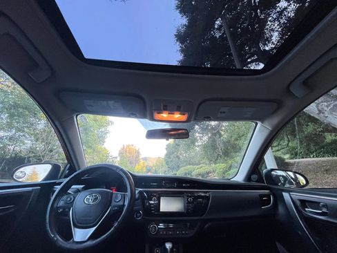Used 2016 Toyota Corolla S Special Edition FWD image 29