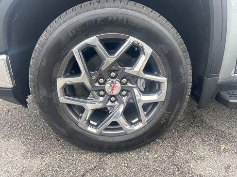 New 2026 GMC Sierra 1500 SLT image 32