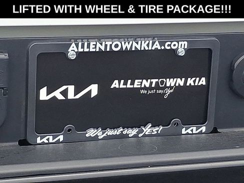 Used 2023 Chevrolet Silverado 1500 LT Trail Boss w/ LT Trail Boss Premium Package AWD/4WD image 34