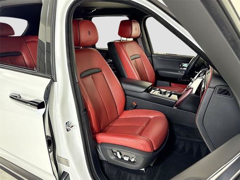 Used 2021 Rolls-Royce Cullinan AWD/4WD image 32