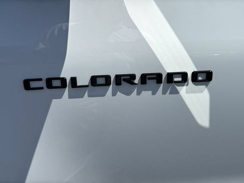 Used 2023 Chevrolet Colorado Z71 w/ Z71 Convenience Package 2 AWD/4WD image 7