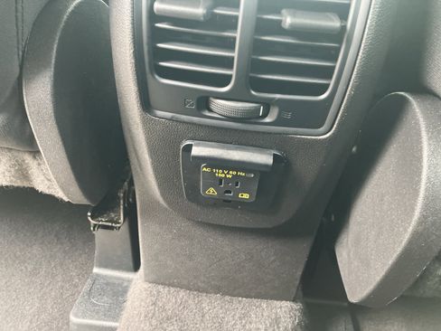 Used 2017 Ford Escape SE w/ Equipment Group 201A FWD image 15