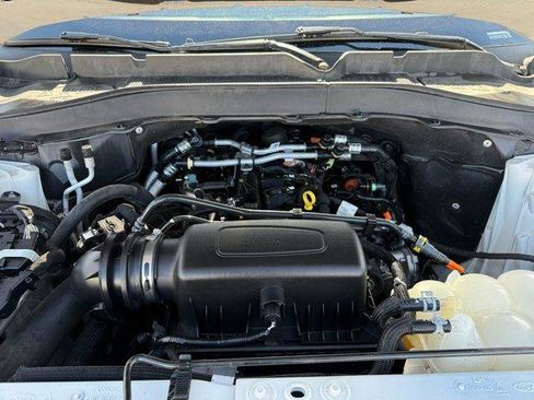 Used 2022 Ford Explorer XLT image 31
