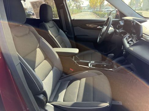 Used 2025 Chevrolet TrailBlazer LT image 24