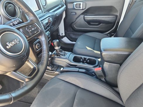 Used 2022 Jeep Gladiator Sport image 7