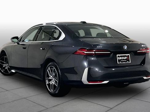 Used 2026 BMW 530i xDrive w/ Premium Package AWD/4WD image 11