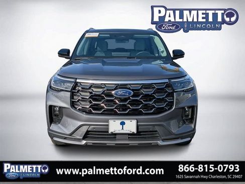 Used 2025 Ford Explorer Platinum w/ Ultimate Package AWD/4WD image 8