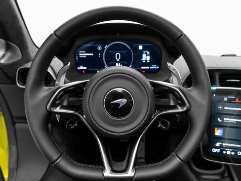 Used 2025 McLaren Artura Spider image 15