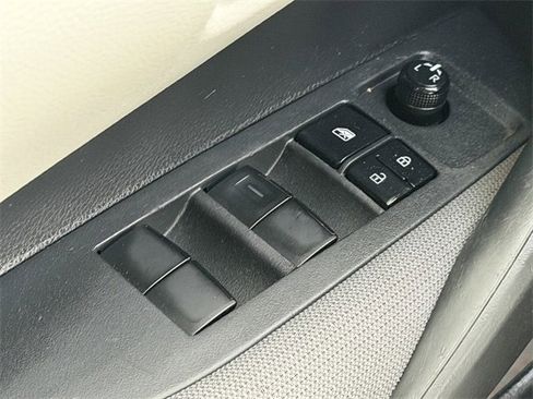 Used 2021 Toyota Corolla LE image 32