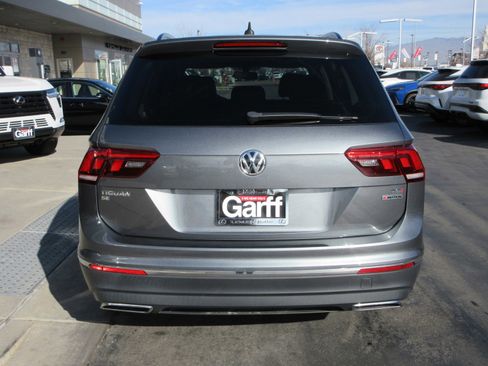 Used 2018 Volkswagen Tiguan SE w/ Panoramic Sunroof Package image 7