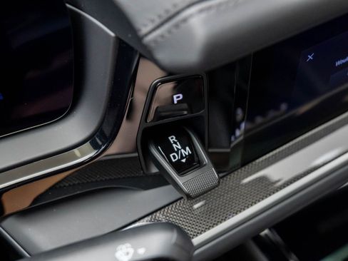 New 2025 Porsche Cayenne Turbo image 24