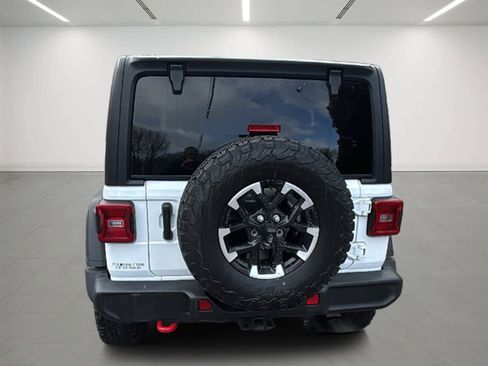 Used 2025 Jeep Wrangler Unlimited Rubicon image 4