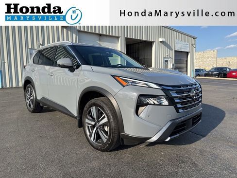 Used 2025 Nissan Rogue SL AWD/4WD image 1