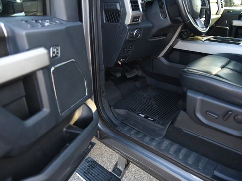 Used 2022 Ford F250 Lariat w/ Lariat Ultimate Package image 18