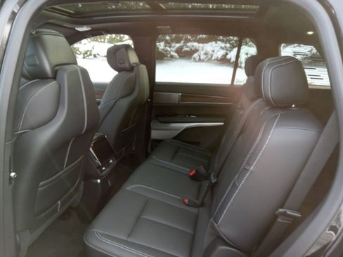 Used 2026 Cadillac Vistiq Luxury image 25