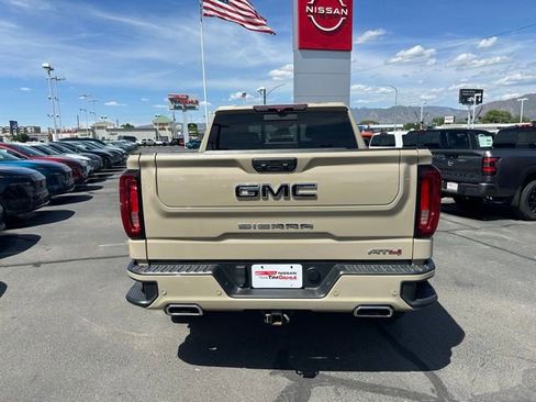 Used 2022 GMC Sierra 1500 AT4 w/ AT4 Premium Package AWD/4WD image 10