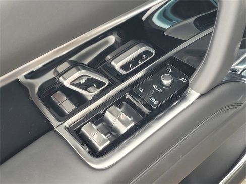 New 2025 Land Rover Range Rover SE image 12