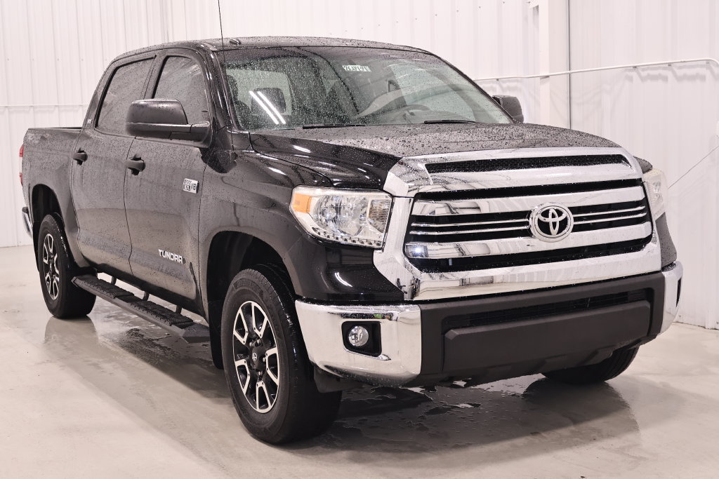 Used 2017 Toyota Tundra SR5 w/ TRD Off Road Package AWD/4WD image 4