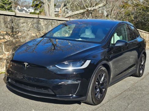 Used 2023 Tesla Model X image 15
