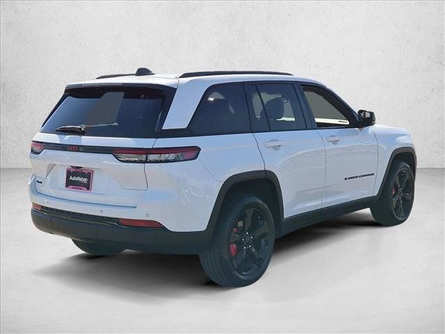 Used 2023 Jeep Grand Cherokee Altitude AWD/4WD image 8