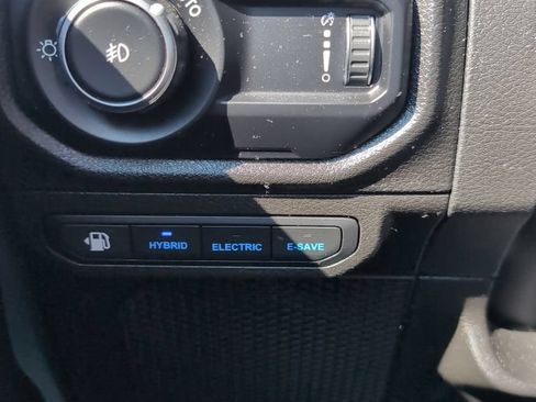 Used 2024 Jeep Wrangler Unlimited w/ Convenience Group AWD/4WD image 11