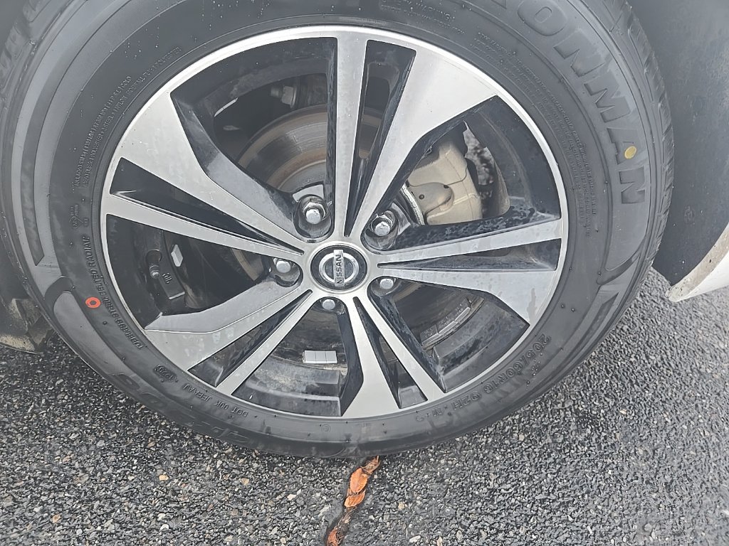 Used 2023 Nissan Sentra SV FWD image 38