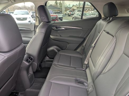 Used 2023 Buick Envision Essence image 22