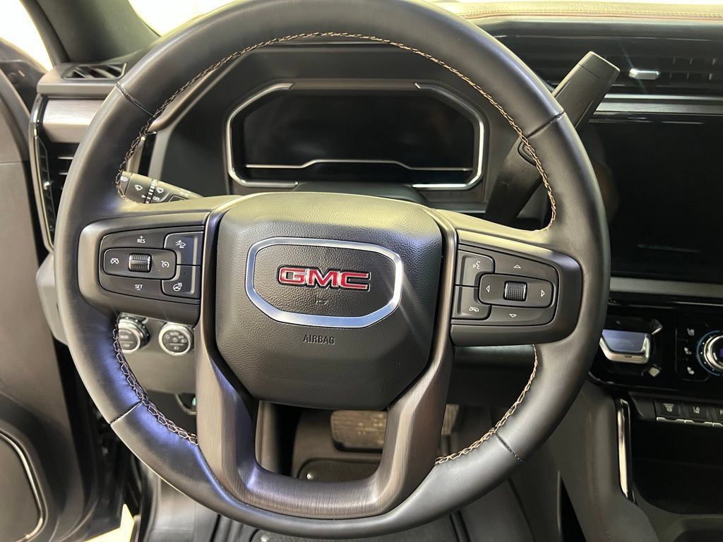 Used 2025 GMC Sierra 2500 AT4 w/ Technology Package AWD/4WD image 19