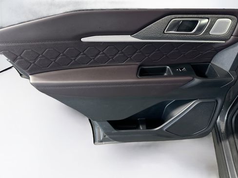 Used 2025 Ford Explorer Platinum w/ LUX Leather Package image 26