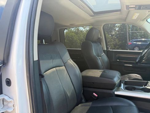 Used 2018 RAM 1500 Laramie w/ Convenience Group AWD/4WD image 52