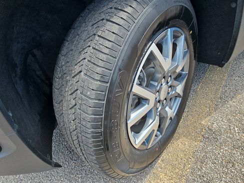 Used 2023 GMC Acadia SLT image 26