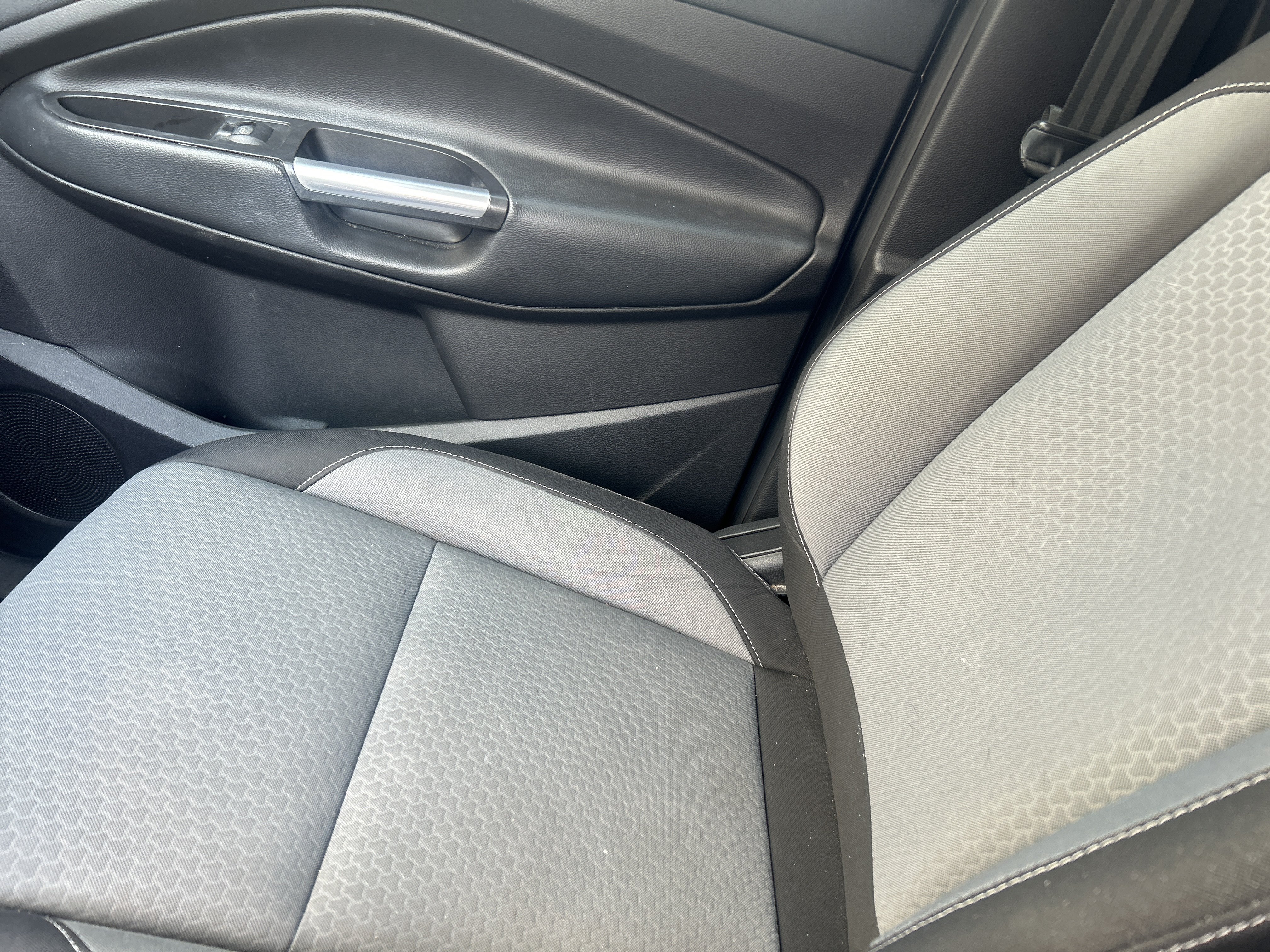 Used 2018 Ford Escape SE FWD image 24