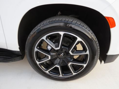 Used 2024 Chevrolet Tahoe RST w/ Luxury Package image 9