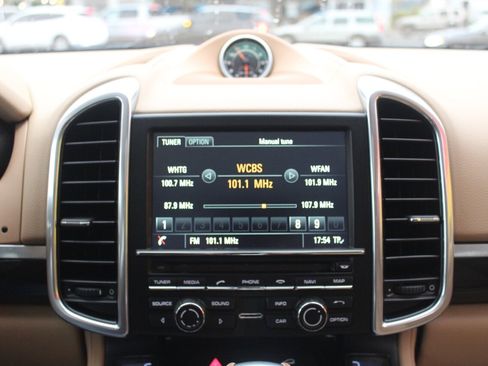 Used 2016 Porsche Cayenne image 7