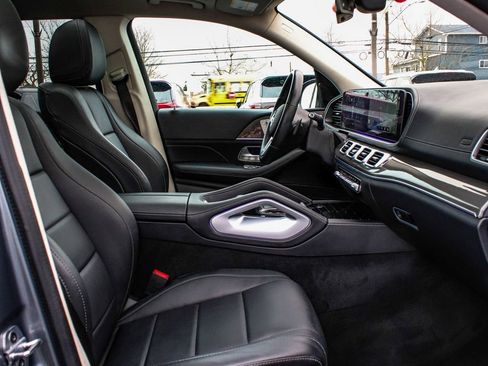 Used 2022 Mercedes-Benz GLS 450 4MATIC image 45