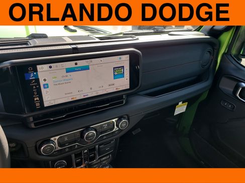 Used 2026 Jeep Wrangler Unlimited Rubicon w/ Technology Group AWD/4WD image 15