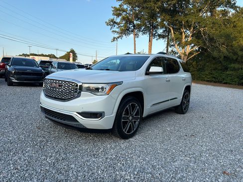 Used 2018 GMC Acadia Denali w/ Technology Package FWD image 1