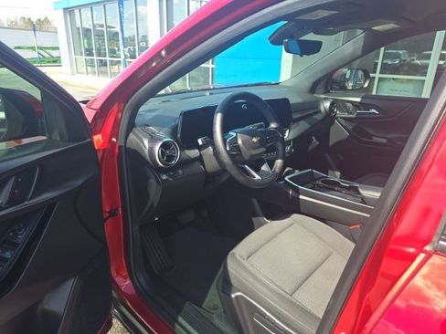 Used 2025 Chevrolet Equinox LT w/ Safety and Technology Package image 10