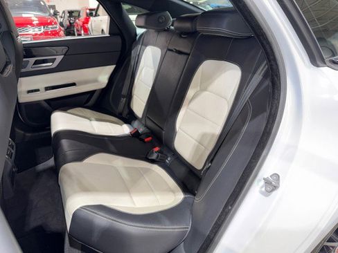 Used 2016 Jaguar XF R-Sport image 15