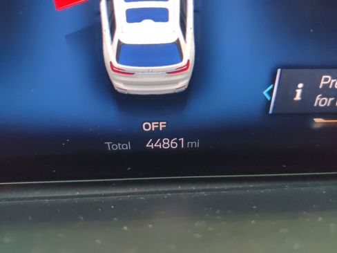 Used 2023 BMW X7 xDrive40i w/ Premium Package image 8